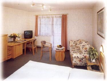 Hotel Gasthof Hirsch Alfdorf Værelse billede